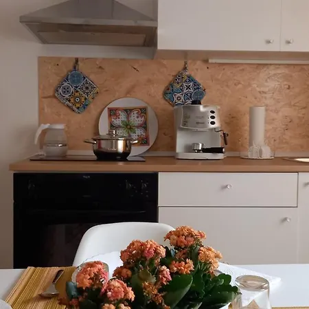 Apartment Sikelia Small Flat *