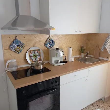 Sikelia Small Flat *